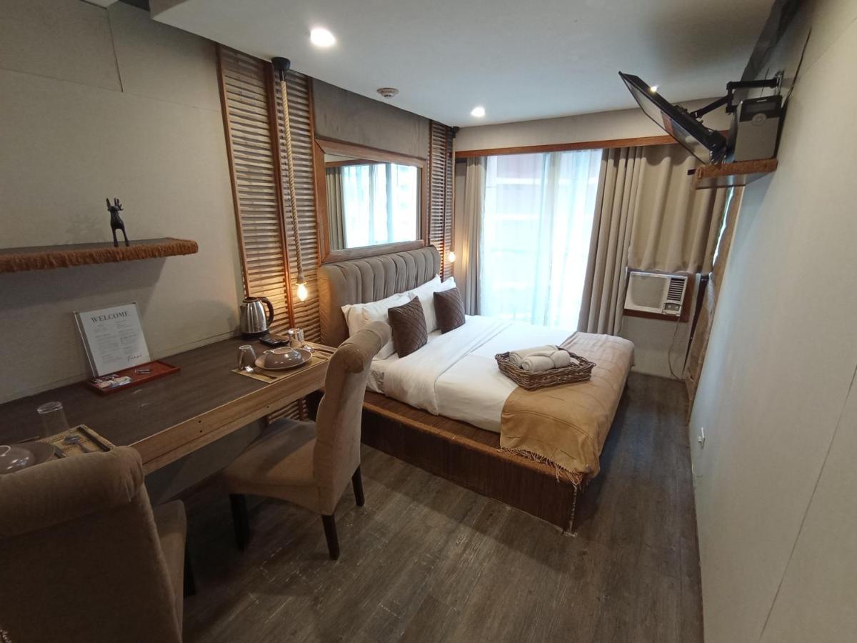 The Staycation - Serviced Rooms Manila Exterior photo