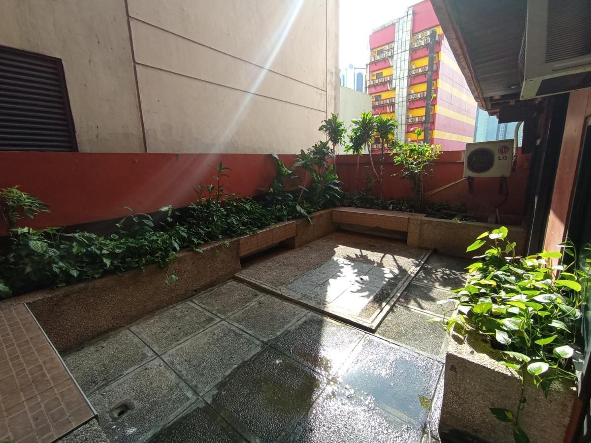 The Staycation - Serviced Rooms Manila Exterior photo