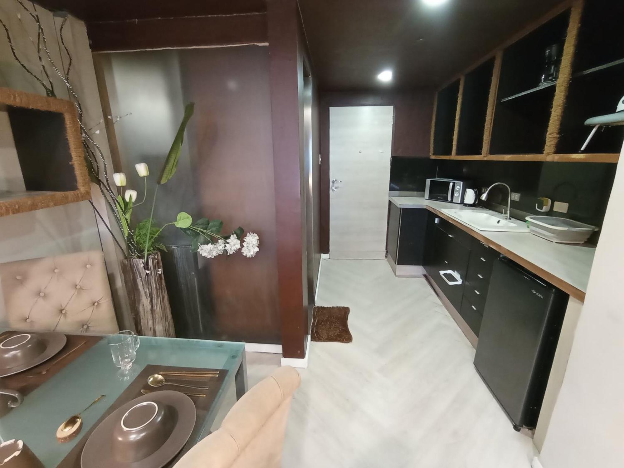 The Staycation - Serviced Rooms Manila Exterior photo