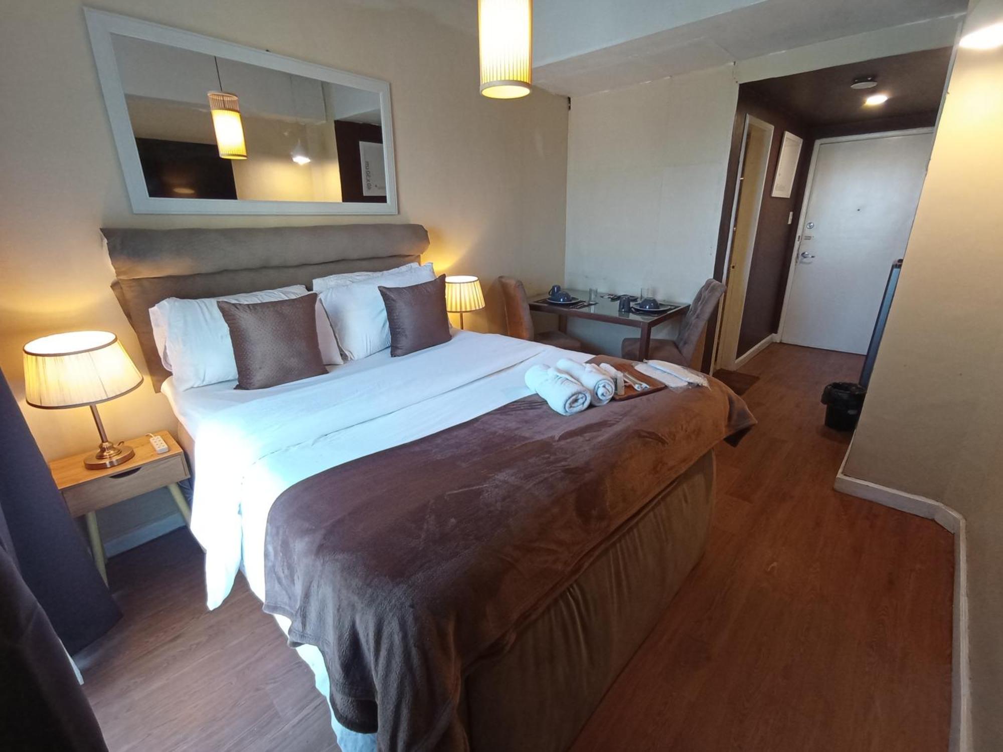 The Staycation - Serviced Rooms Manila Room photo